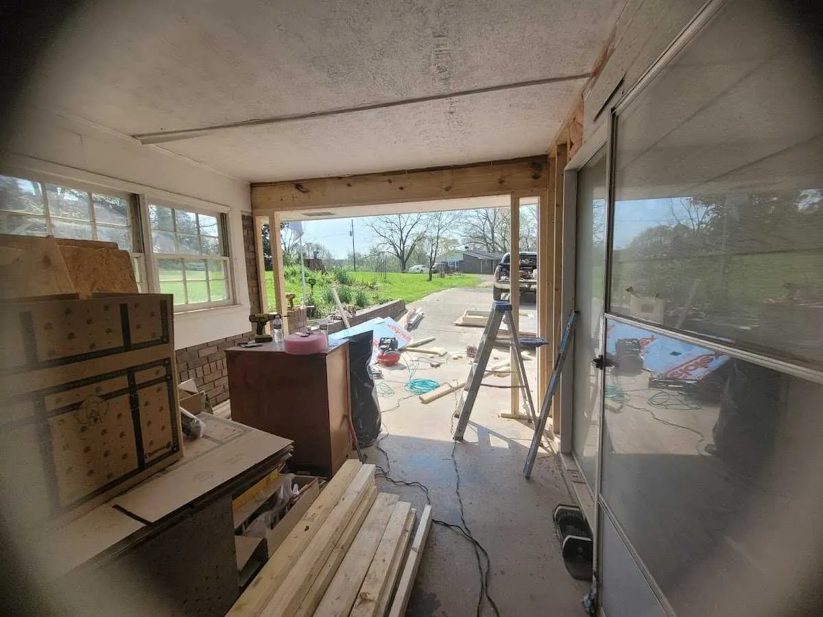 Air movers and dehumidifier for Drying & Dehumidification in Elkhorn